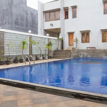 Hotel Reddoorz Near Jatinangor Town Square Exterior foto