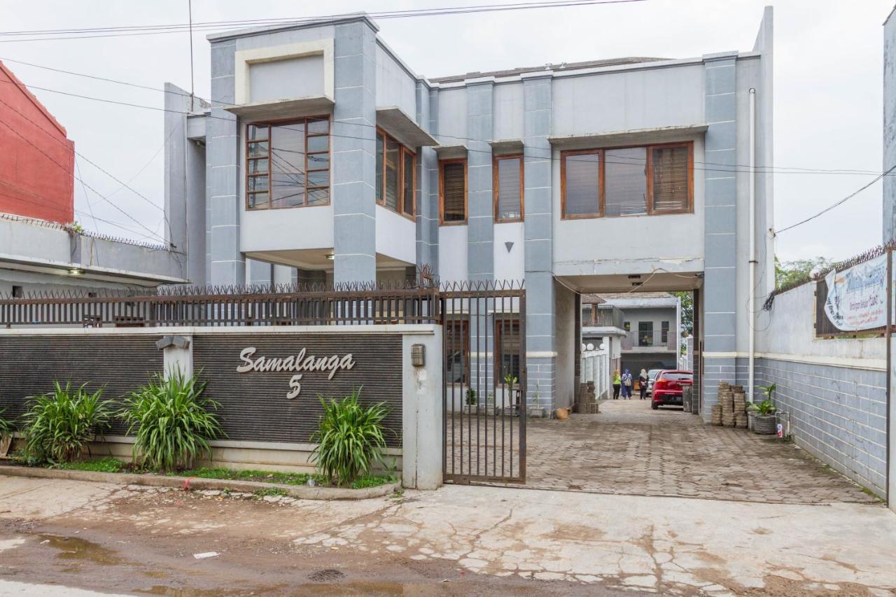 Hotel Reddoorz Near Jatinangor Town Square Exterior foto