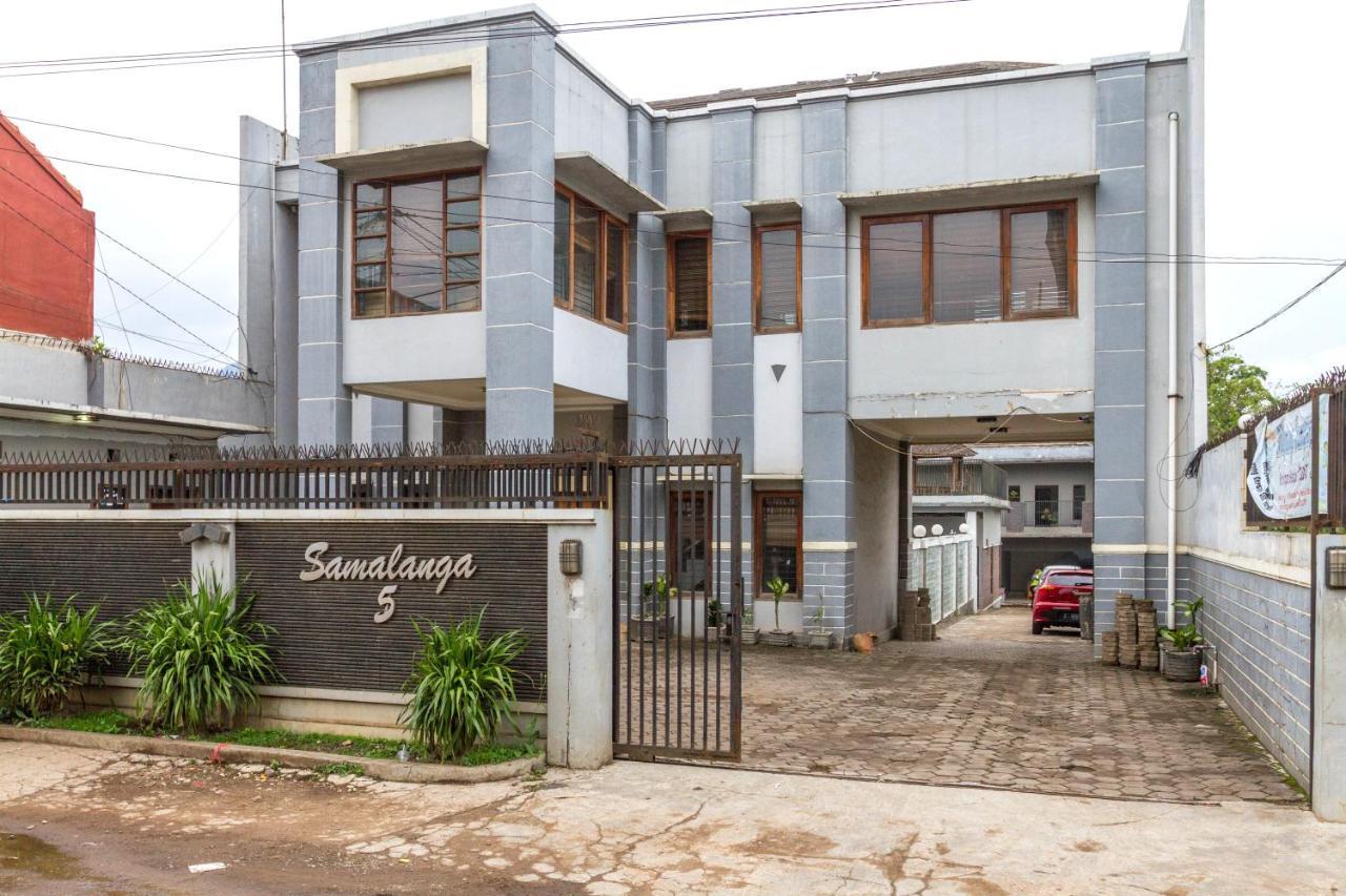 Hotel Reddoorz Near Jatinangor Town Square Exterior foto